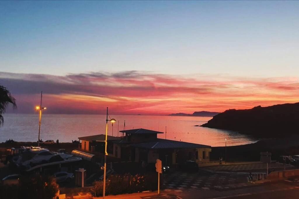 T2 Magnifique Vue Mer Panoramique Six-Fours-les-Plages Exterior foto